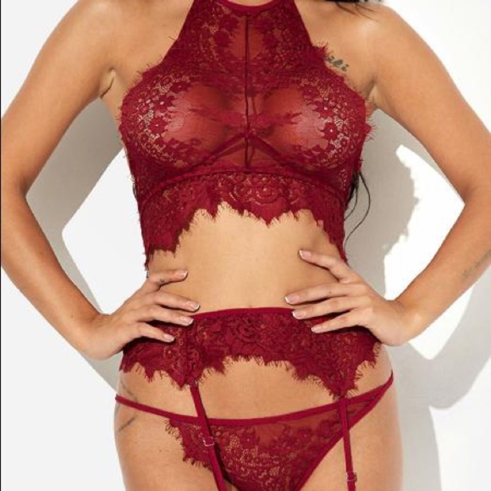 Red lace garter set